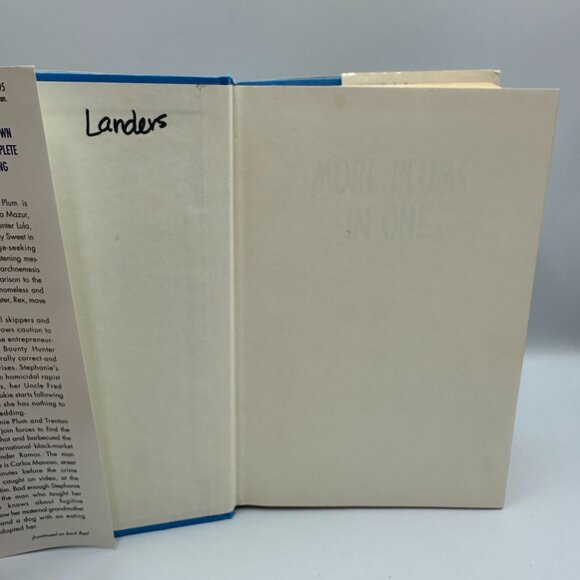 Janet Evanovich More Plums In One Hardcover First Edition 2007 Stephanie Plum - Picture 3 of 4